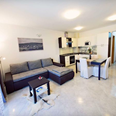 Apartmani Fortuna Zlarin Eksteriør bilde