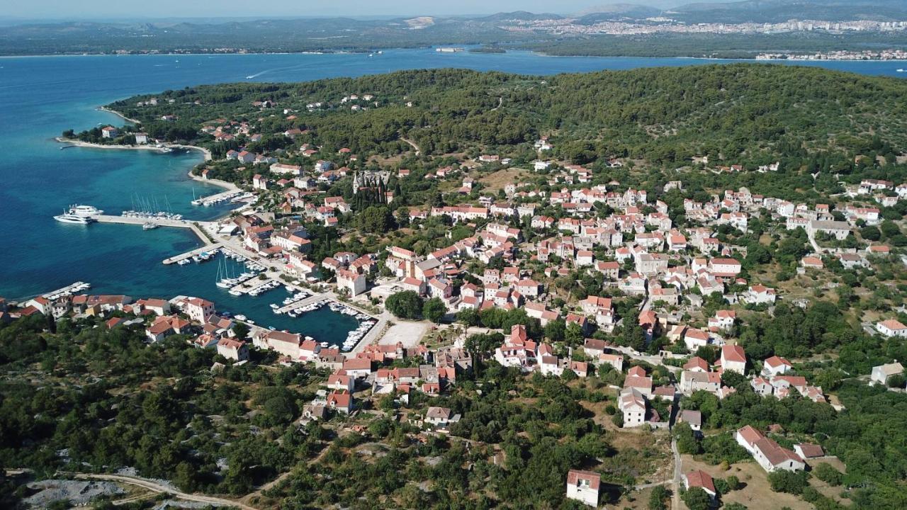 Apartmani Fortuna Zlarin Eksteriør bilde