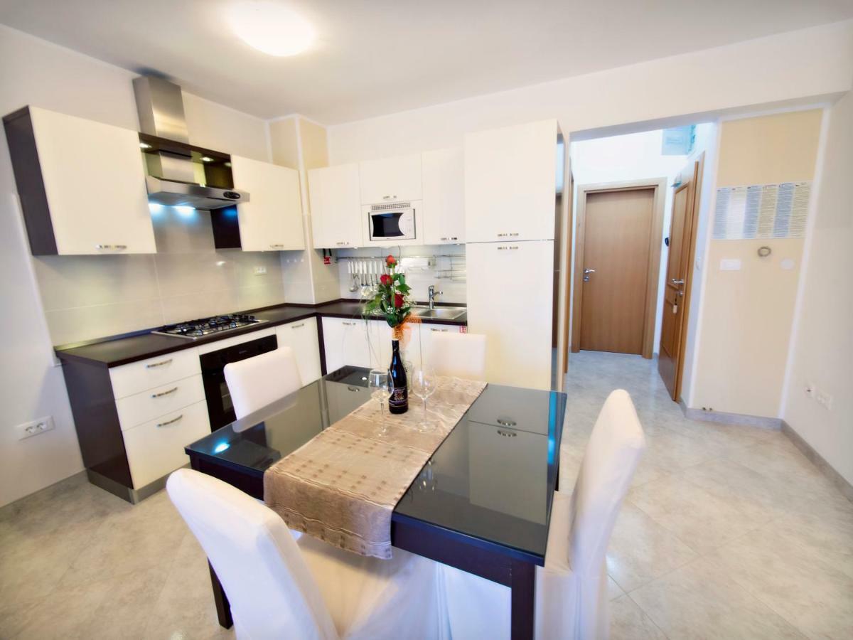 Apartmani Fortuna Zlarin Eksteriør bilde