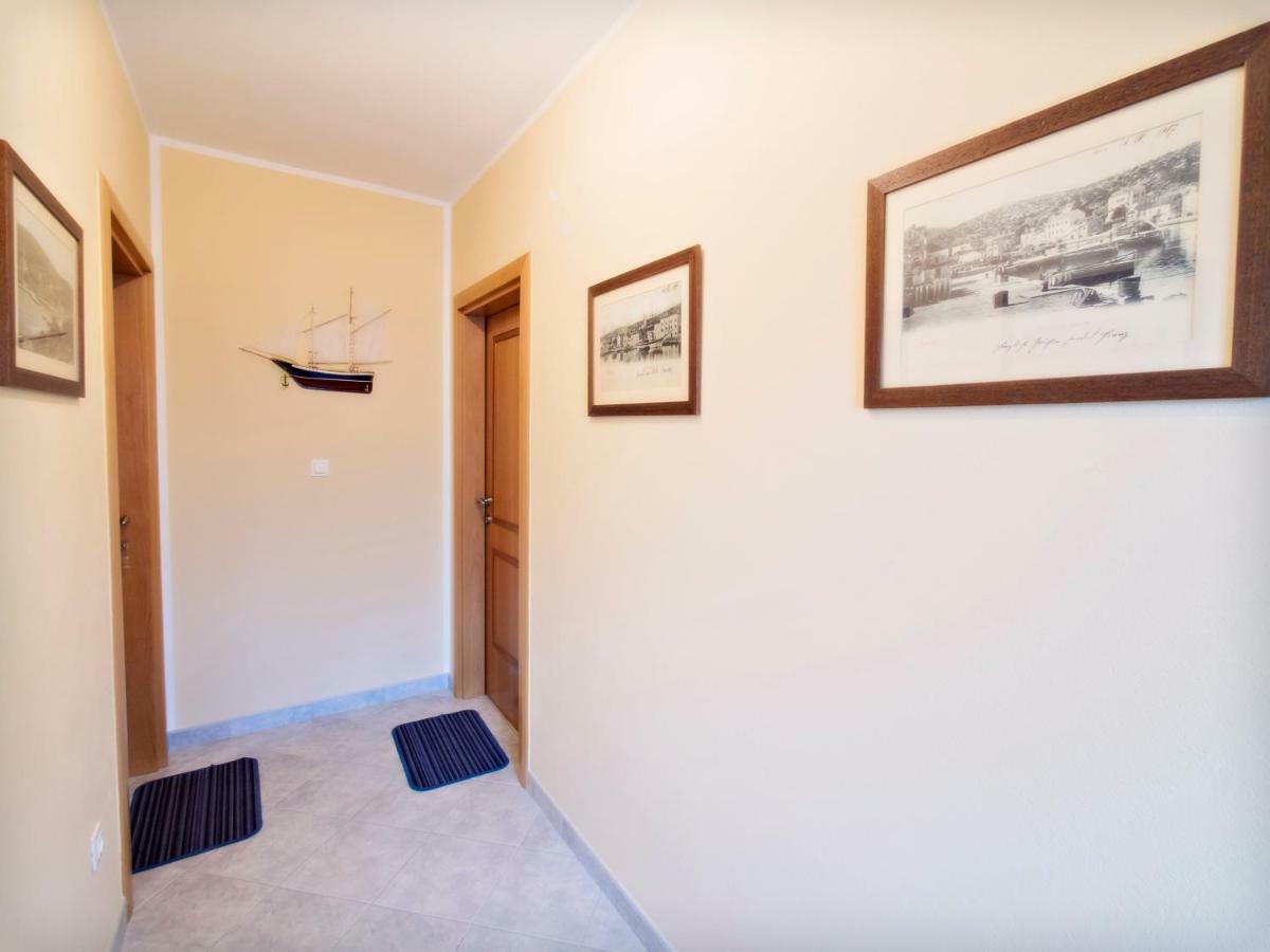 Apartmani Fortuna Zlarin Eksteriør bilde