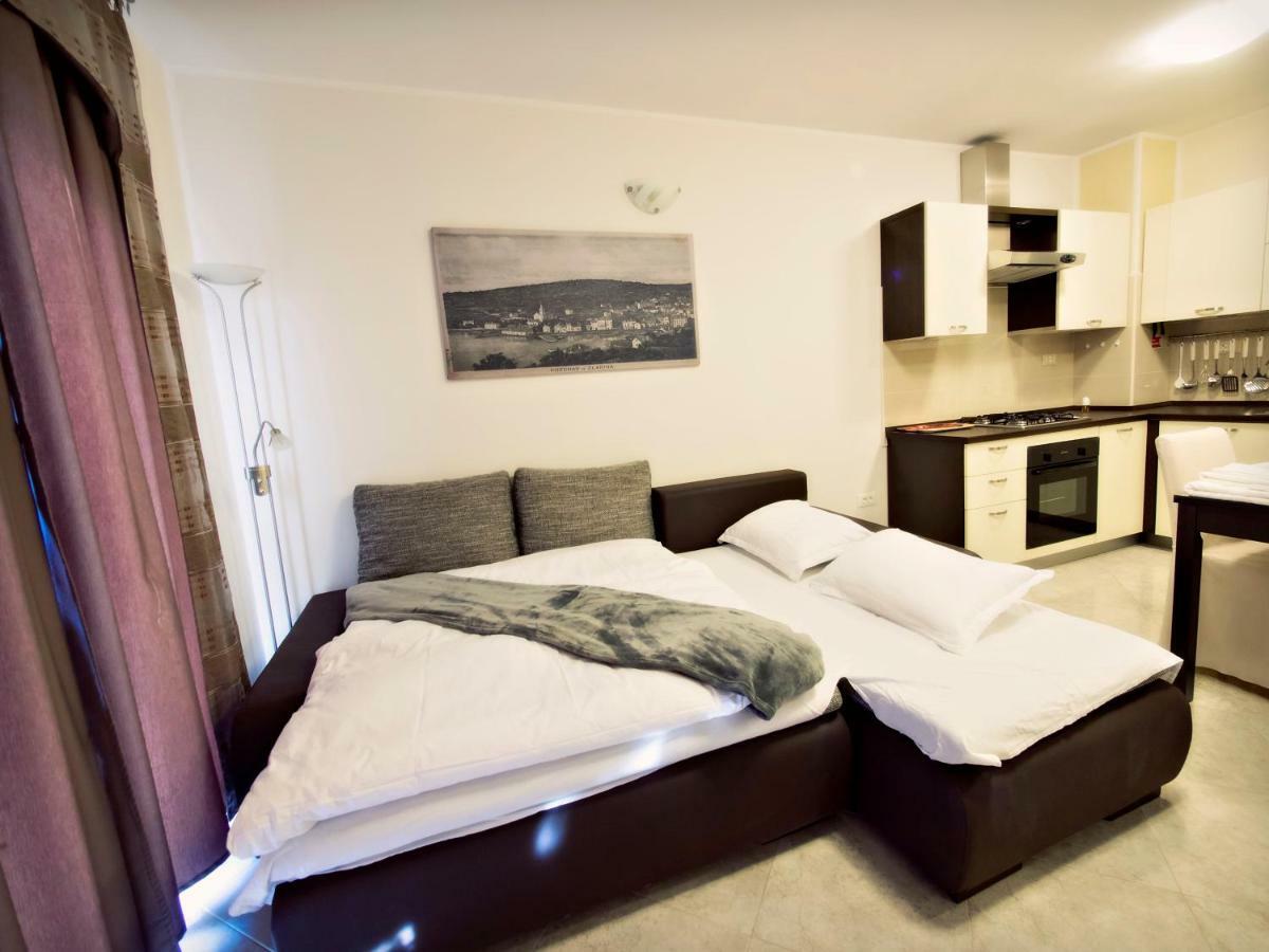 Apartmani Fortuna Zlarin Eksteriør bilde