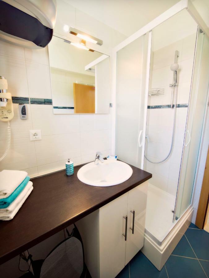 Apartmani Fortuna Zlarin Eksteriør bilde